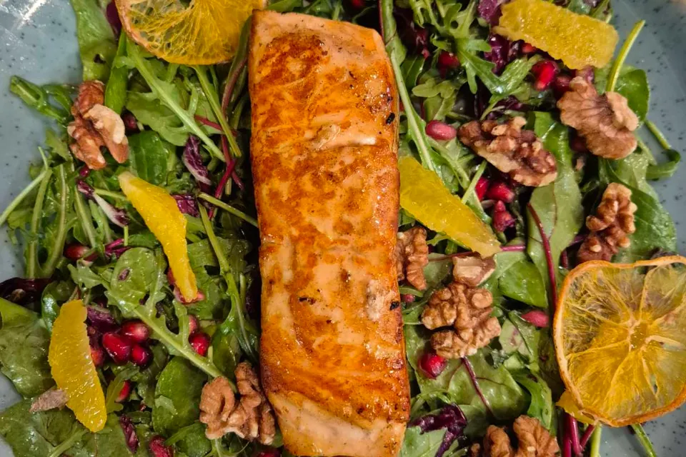 Citrusos mediterrán, lazac salátaágyon (D,H)