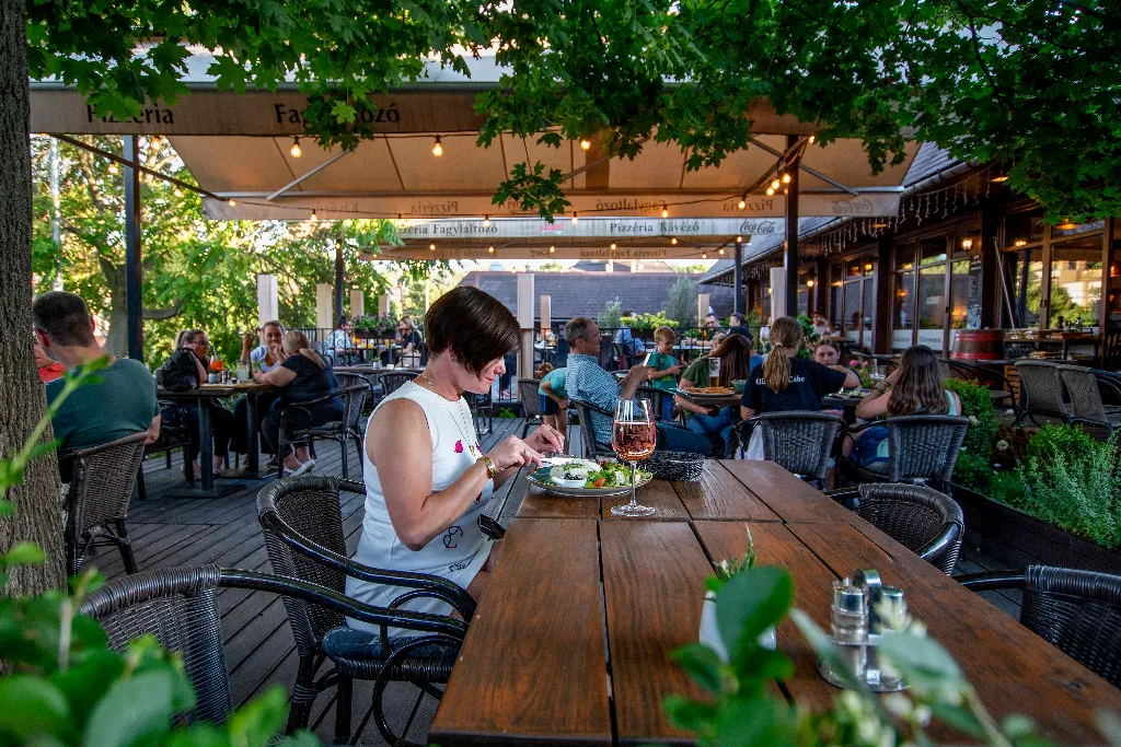 Capri Buda - Budapest, Csatárka út 54. | Capri Pizzéria